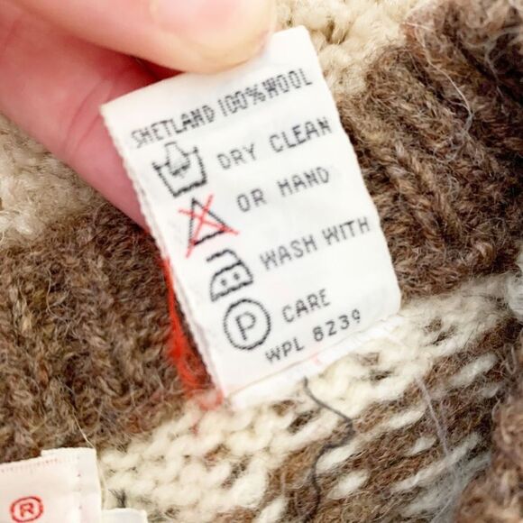 Vintage 80s Tally Ho Tan Cream Classic Fair Isle Shetland 100% Pure Wool Sweater - Picture 9 of 13
